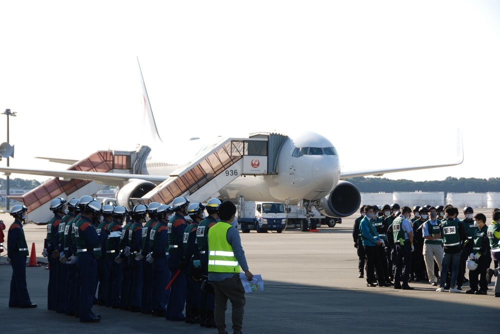 航空機事故消火救難総合訓練