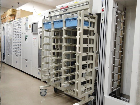注射薬自動払い出し機(アンプルピッカー)の写真
