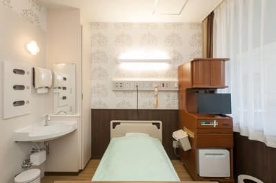 Private maternity room
